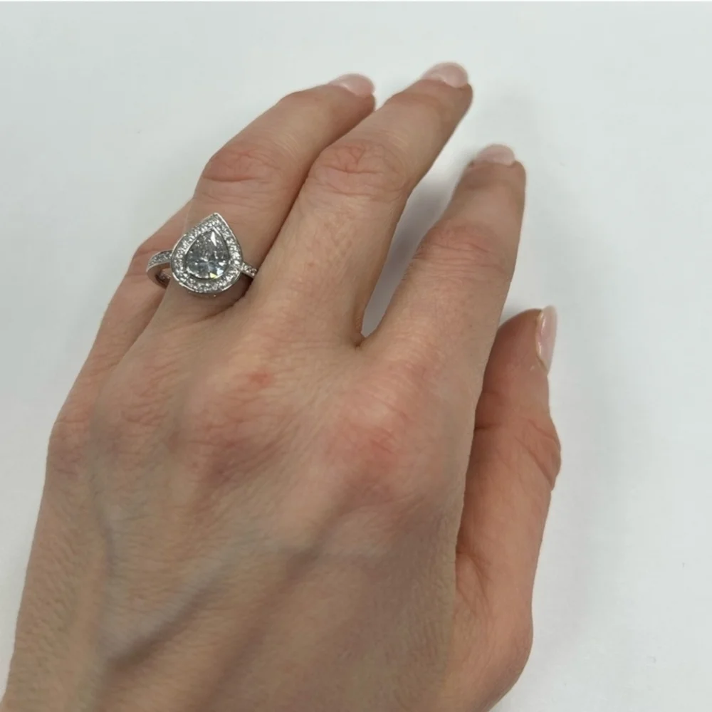 🤍▪️Suzy Levian▪️ White Cubic Zirconia Sterling Silver Engagement Ring  Size 7